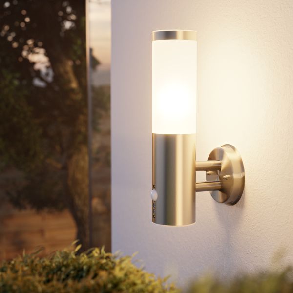 Wall outdoor lights